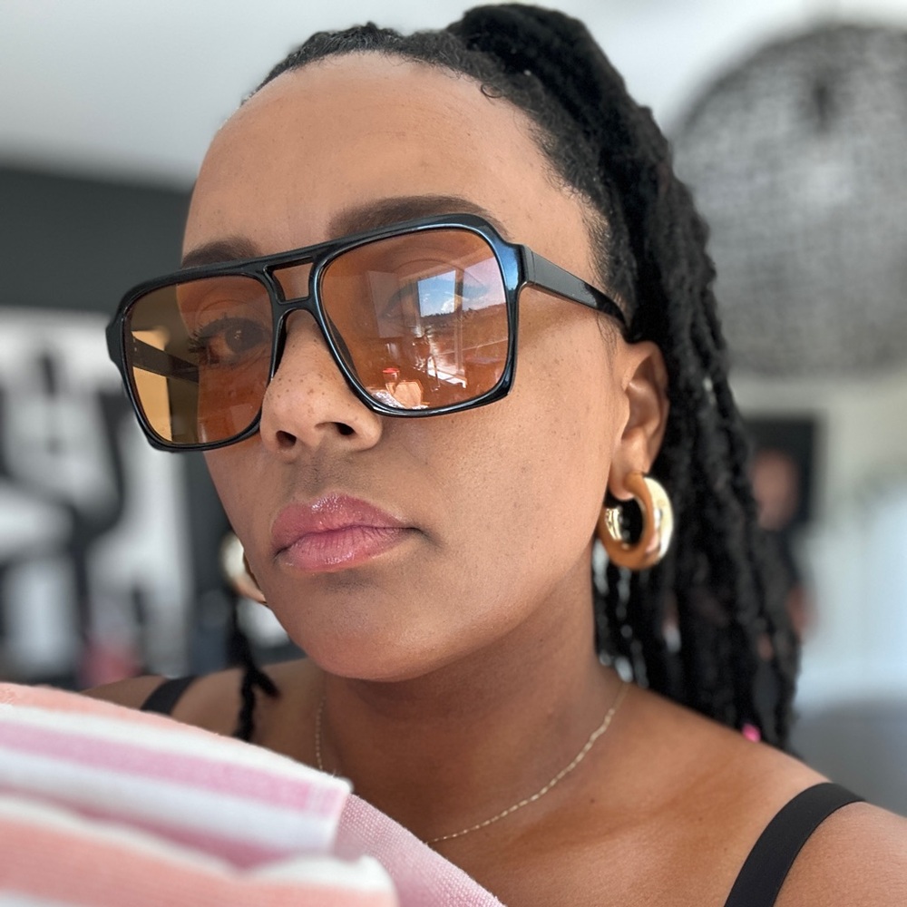 Meet your Posher, Eboni
